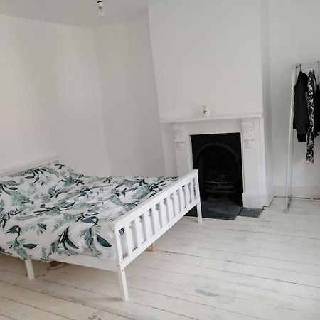 فيلا Seaside 2 Bed Terraced House With Garden هاستَنغ المظهر الخارجي الصورة