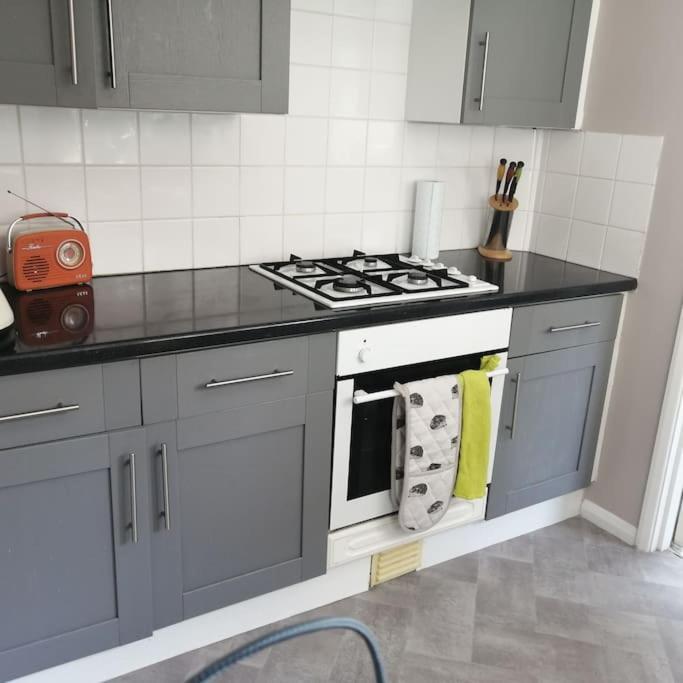 فيلا Seaside 2 Bed Terraced House With Garden هاستَنغ المظهر الخارجي الصورة